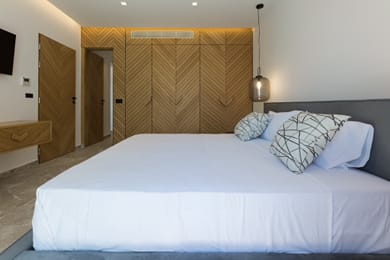 Villa Inessa | 6 Bedrooms | Plaka