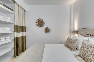 Villa Deja | 4 Bedrooms | Isterni