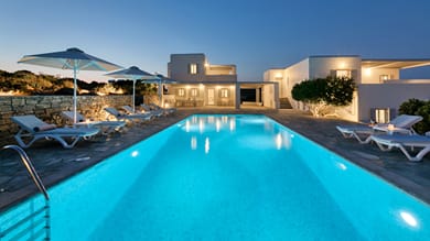 Villa Evelyn | 4 Bedrooms | Mikri Santa Maria