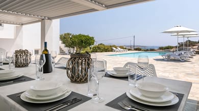Villa Evelyn | 4 Bedrooms | Mikri Santa Maria