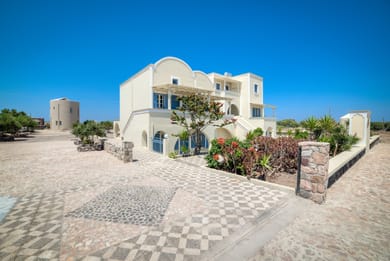 MONOLiTHIA Santorini - Image 4