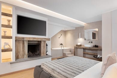 Honeymoon Suite