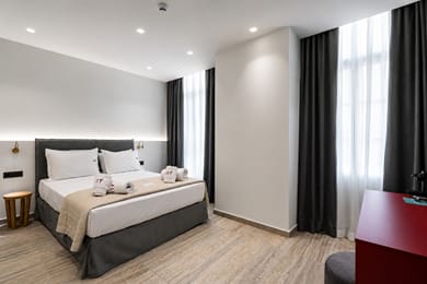 Deluxe Double with Balcony (S)