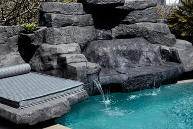 Mountain & Sea Suites Santorini - Image 4