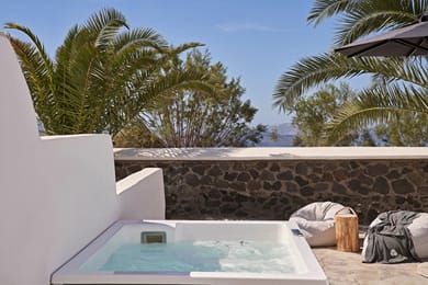 Junior Suite with Jetted Tub & Garden View 27m²