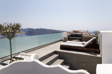 Deluxe Seaview Suite