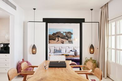 UNIQUE VILLAS: 3-Bedroom in house PSAROU VILLA