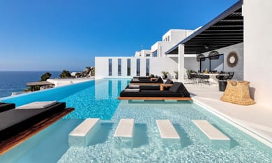 Psarou Black Retreat