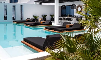 Psarou Black Retreat