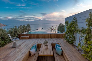 Mykonos Dove Beachfront Hotel - Image 2