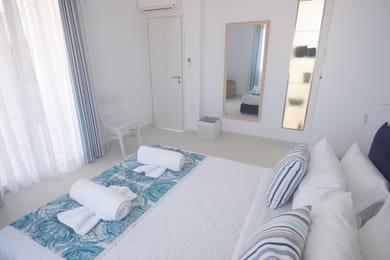 1 Bedroom Deluxe Suite with Sea View | Ornos