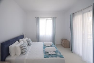 1 Bedroom Deluxe Suite with Sea View | Ornos