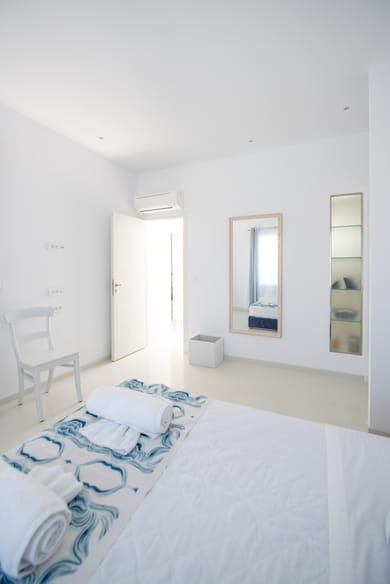 1 Bedroom Deluxe Suite with Sea View | Ornos