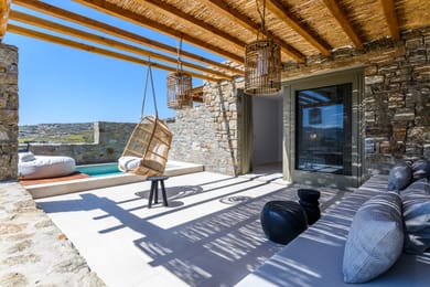 Signature Suite with Jacuzzi | Panormos