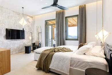 Rock Suite with Jacuzzi  | Panormos