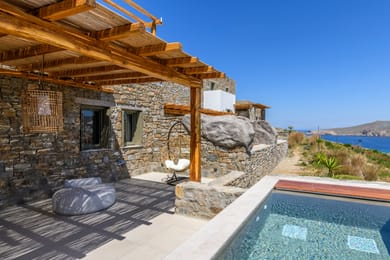 Deluxe Suite with Jacuzzi | Panormos