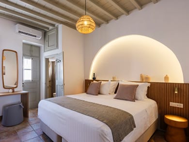 Mrs Mykonos | Mykonos Town