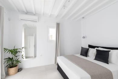 7 Bedroom | Grand Villa | Kalafatis