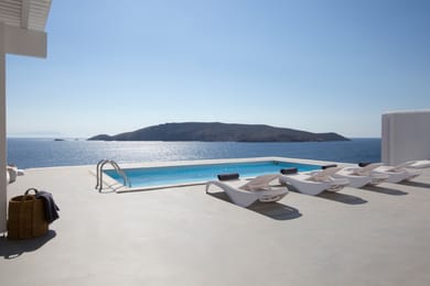 CasaDei Pool 4bdr Villa w Sea Views 'Petra'