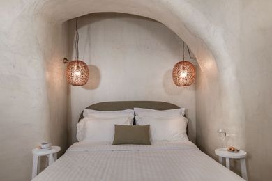 Executive Cave Suite with Hot Tub