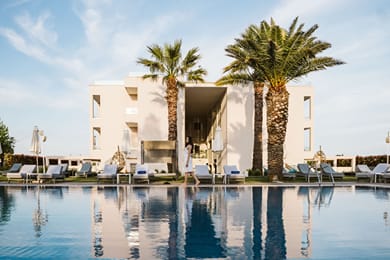 Mythic Summer Hotel - Image 4