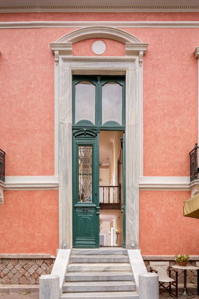 Nafsimedon Hotel - Image 2