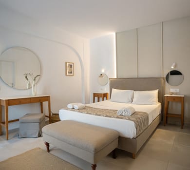 Deluxe Room Pool Front