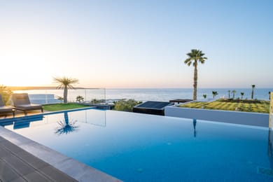Signature Princess Villa SeaView 3 Bedrooms on 3 Floors with Private Pool Wellness room Soulsteam & Gym