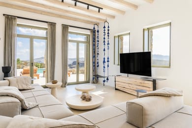 Exclusive 4-Bedroom Sea View Villa with heated Infinity Pool