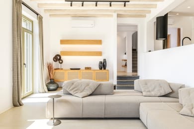 Exclusive 4-Bedroom Sea View Villa with heated Infinity Pool