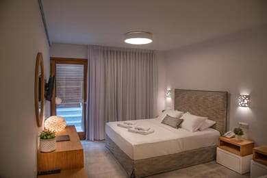 Luxury Suite with Private Pool