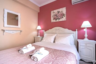Nautilus Luxury Suites Galaxidi - Image 3