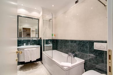 Navona Garden Suites - Image 6