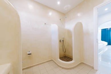 Naxian Emerald Hotel - Image 4
