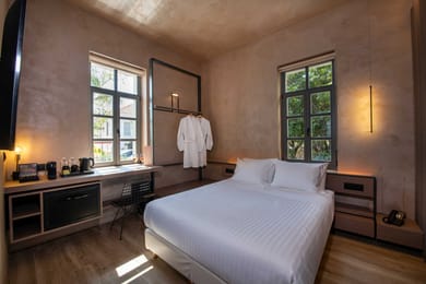 Double Room - Street View