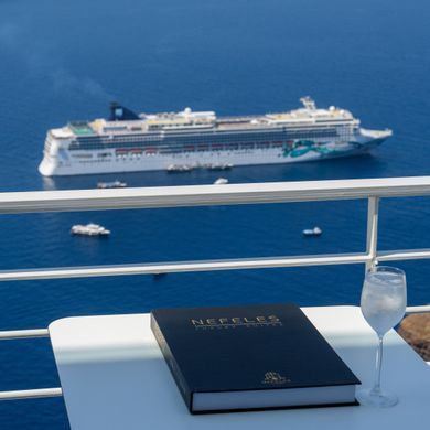 Senior Suite With Jacuzzi & Caldera Sea View