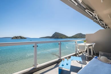 Deluxe Seaside Suite