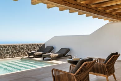 Executive Suite with sea view and Swimming Pool
