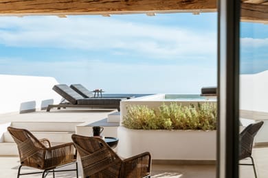 Grand Suite with sea view and Heated Plunge Pool
