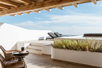 Grand Suite with sea view and Heated Plunge Pool