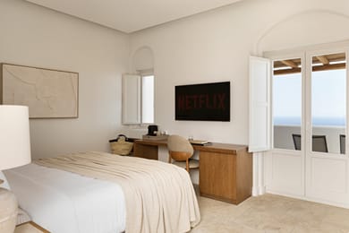 Honeymoon Suite with Sea View and Hot Tub