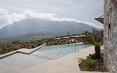 Neromai Cave Luxury Villas - Image 3