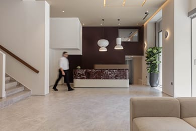 Nesean Plaza - Image 2