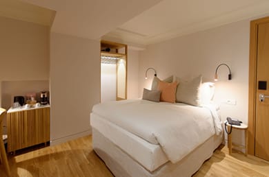 Petite niche Room