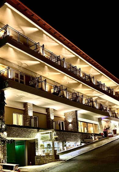 Nidimos Hotel - Image 2