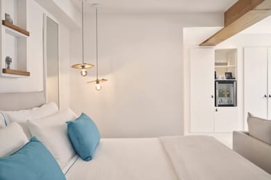 Signature Room with Jet Tub
