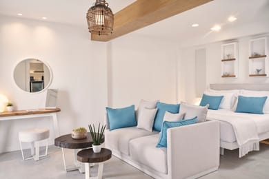 Signature Room with Jet Tub