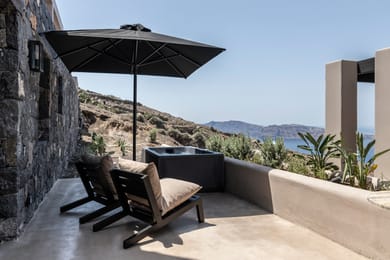 Rocky Room with Sea View and Hot Tub