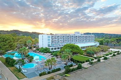 Ninos Grand Beach Resort - Image 3