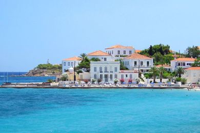 Niriides Hotel Spetses - Image 2